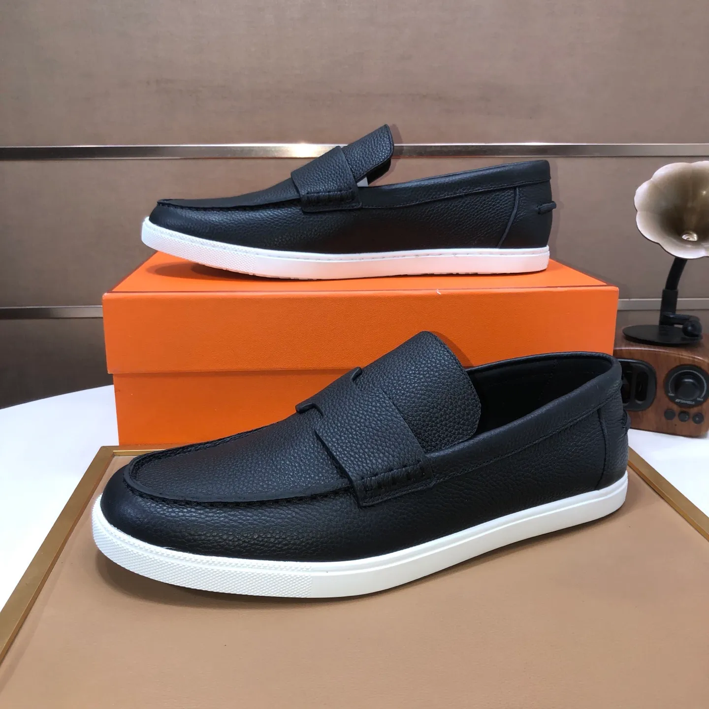 Men's shoes💰560💰[HERMES] (cowhide lining)🍀Italian top luxury🍀He does not pursue novel styles and gorgeous colors, but attracts the favor of successful men with his flawless, elegant and classic style. Formal leather shoes This very comfortable, simple and stable style allows you to easily match any style! The pattern is absolutely 1:1 refined from the original case, and we strive for excellence in materials, imported cowhide + cowhide lining💪💪💪extraordinary texture👍! .Code number: 39-45 (45 customized)